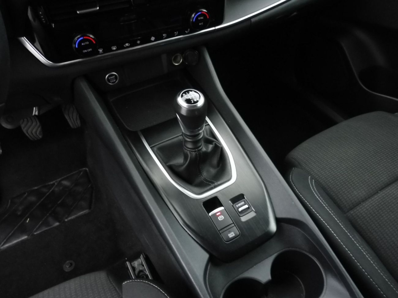 Mandataire NISSAN Qashqai 1.3 DIG-T 140 MHEVacenta