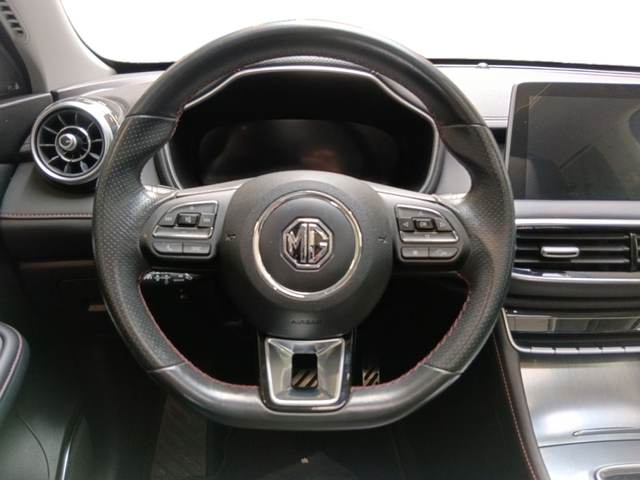 Mandataire MG HS 1.5 T-GDI 162 AT luxury