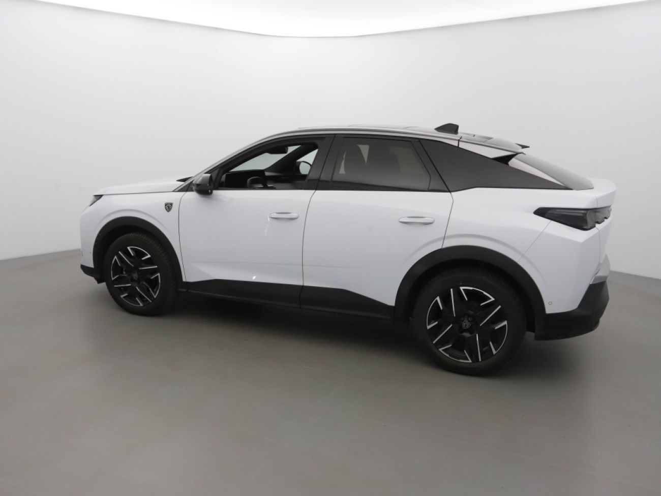 Mandataire PEUGEOT 3008 HYBRID 136CH GT E-DCS6