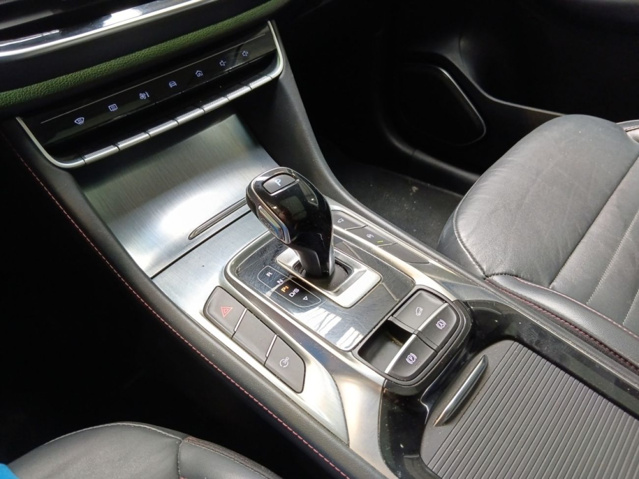 Mandataire MG HS 1.5 T-GDI 162 AT luxury