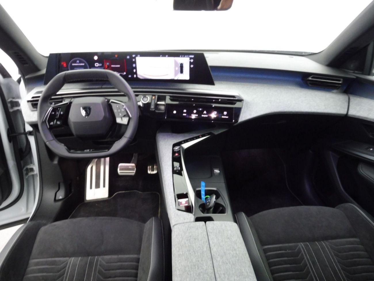 Mandataire PEUGEOT 3008 HYBRID 136CH GT E-DCS6