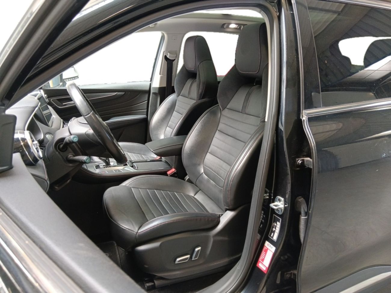 Mandataire MG HS 1.5 T-GDI 162 AT luxury