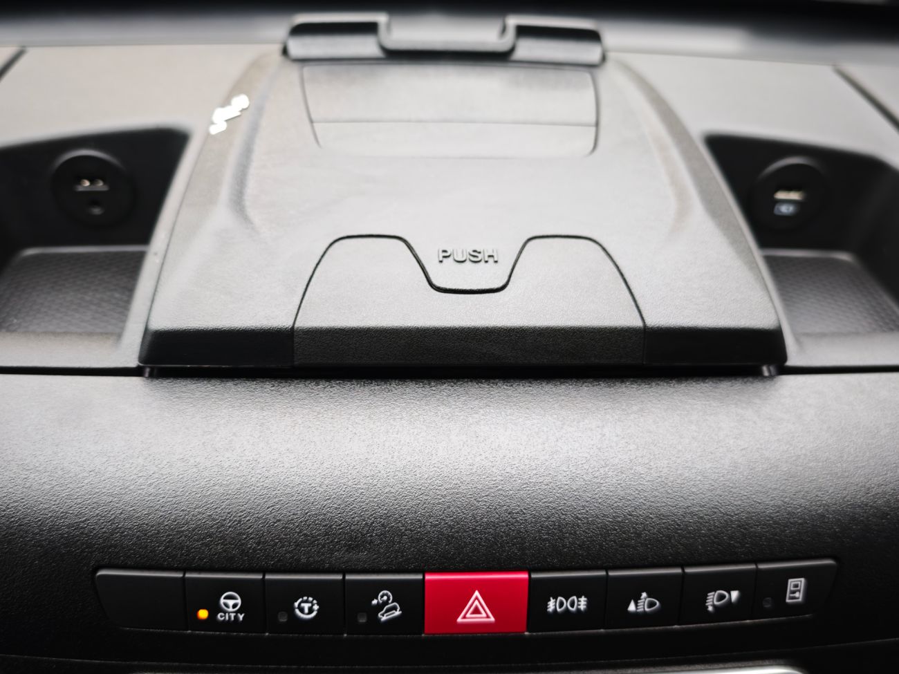 Mandataire IVECO DAILY FOURGON 35 C 21 HA8 FOUR OPE ADVANCE CONNECT HI-MATIC DELIVERY URBAN