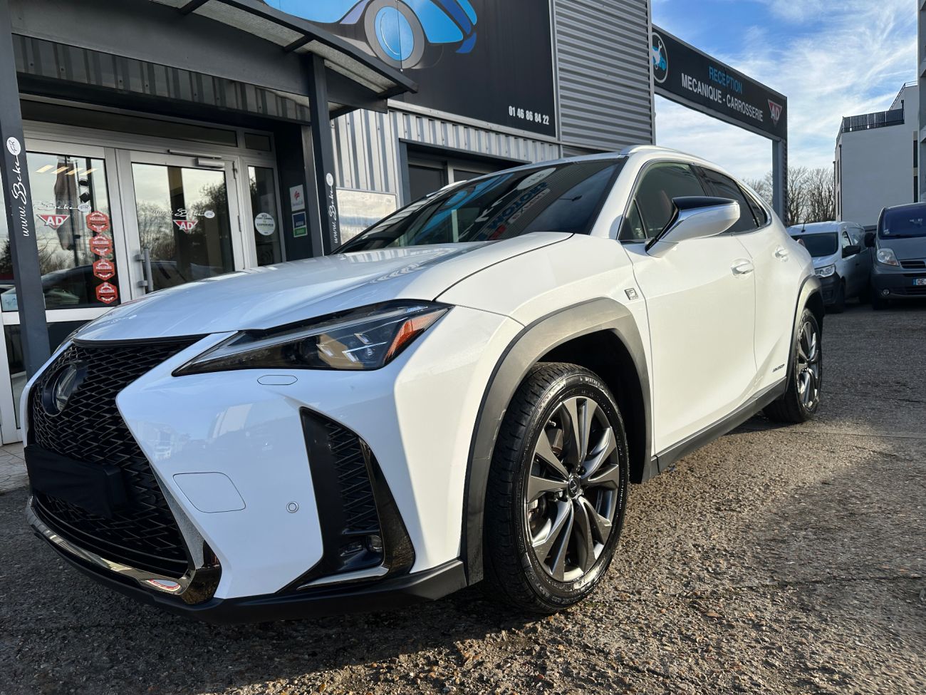 Mandataire LEXUS UX 250h 2WD F SPORT