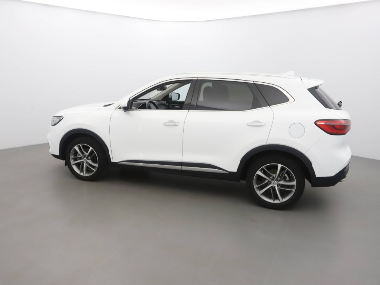 Mandataire MG HS 1.5 T-GDI 162 AT luxury
