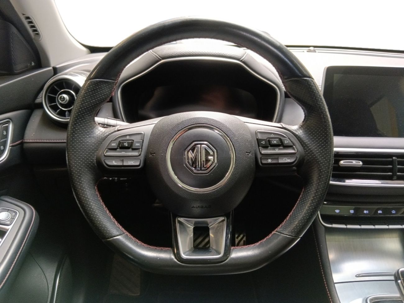 Mandataire MG HS 1.5 T-GDI 162 AT luxury