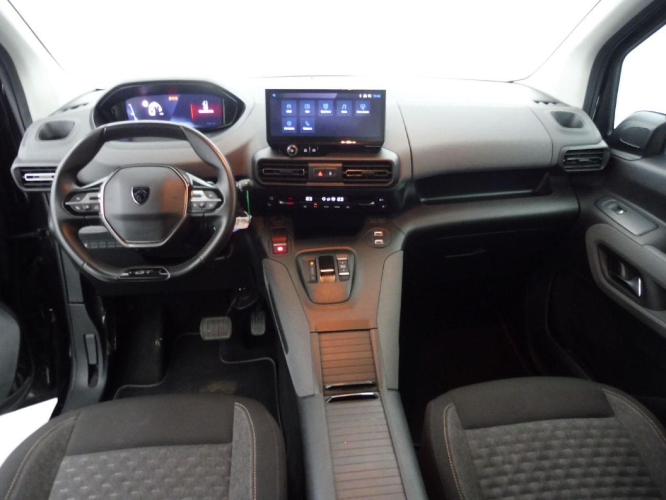 Mandataire PEUGEOT Rifter TAILLE XL - 1.5 BLUEHDI 130CH S&S GT EAT8 7 PLACES