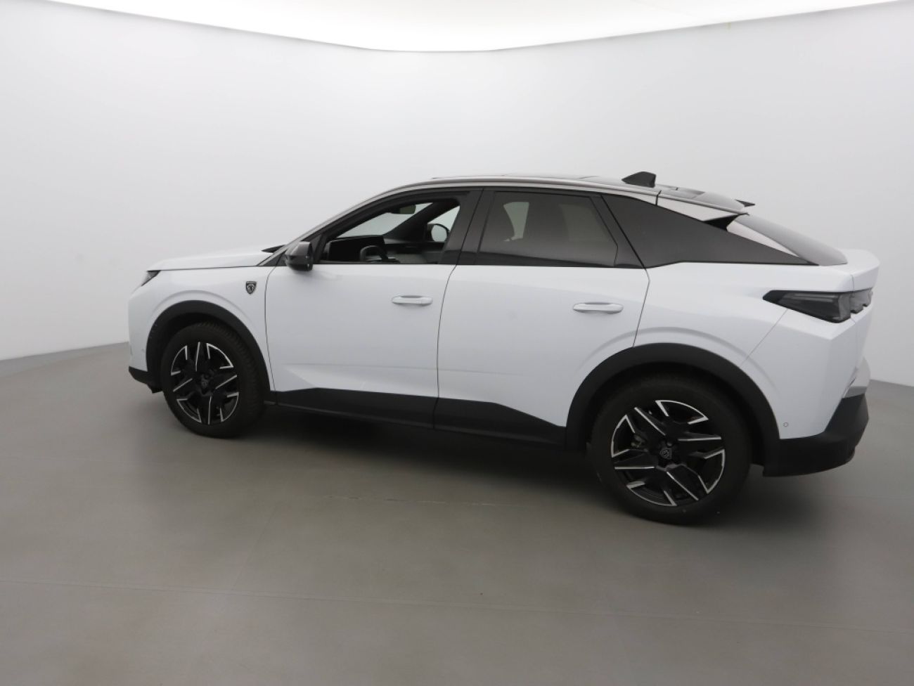 Mandataire PEUGEOT 3008 HYBRID 136CH GT E-DCS6
