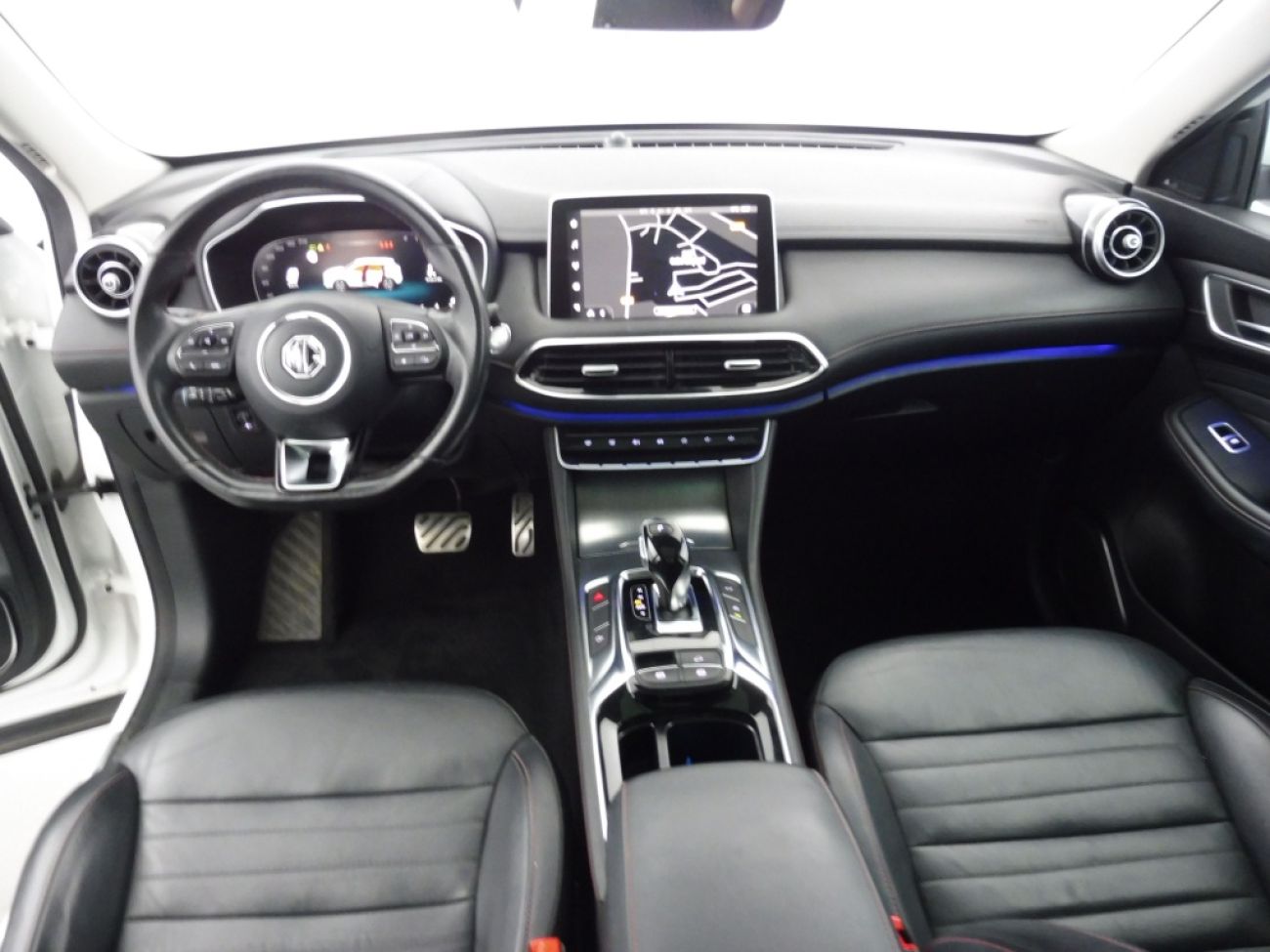 Mandataire MG HS 1.5 T-GDI 162 AT luxury