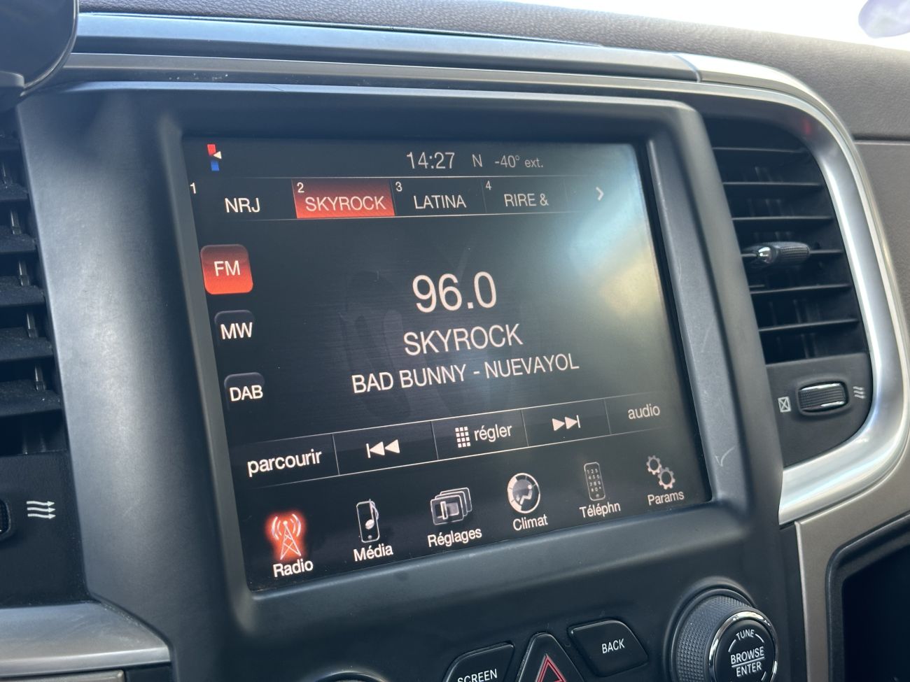 Mandataire DODGE RAM 1500 SLT DOUBLE CABINE 5.7 HEMI 395 BVA 4X4 4 PLACES PAS MALUS PAS ECOTAXE