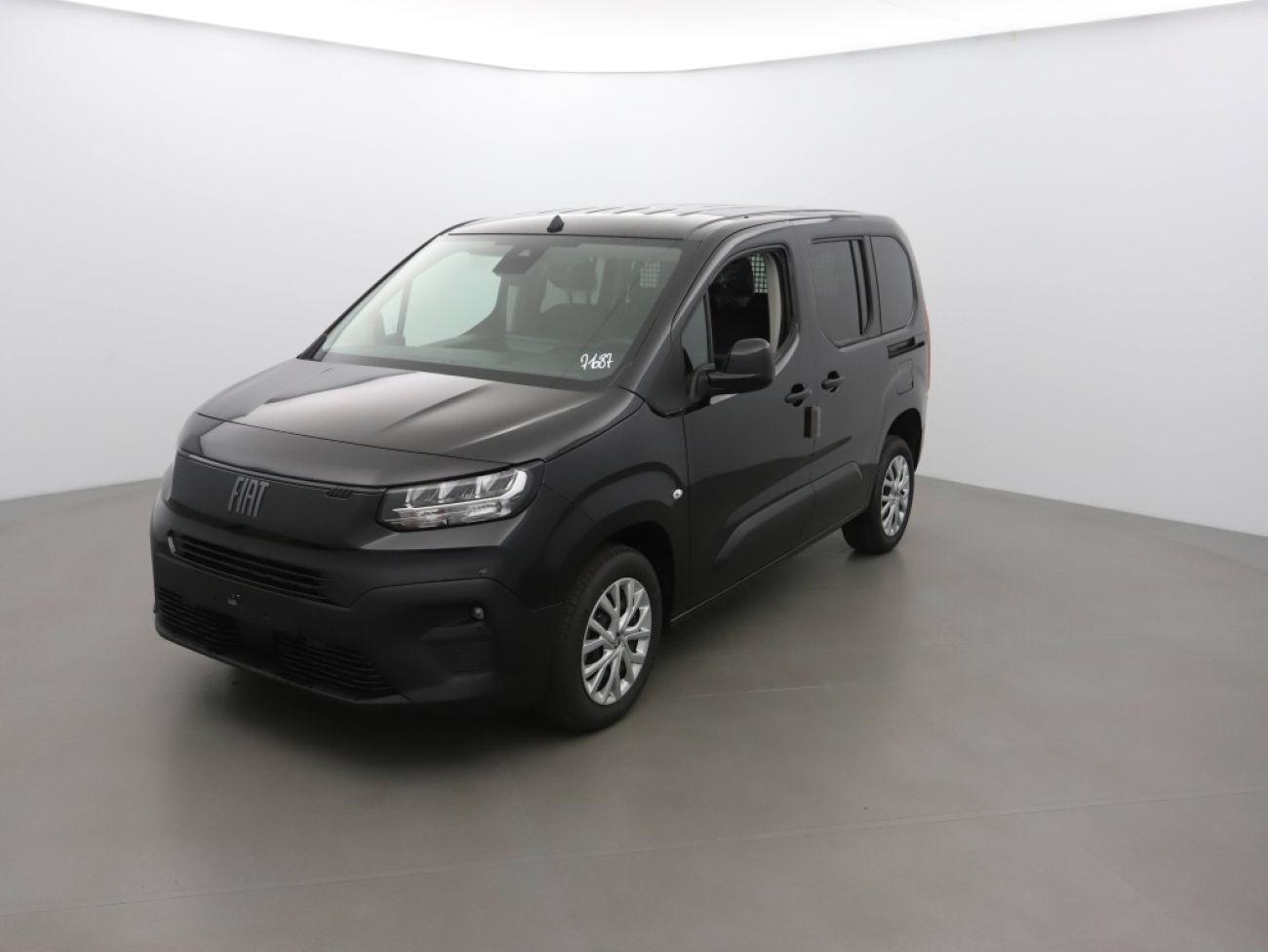 Mandataire FIAT DOBLO COMBI 1.5 BLUEHDI 100CH 5 PLACES N1