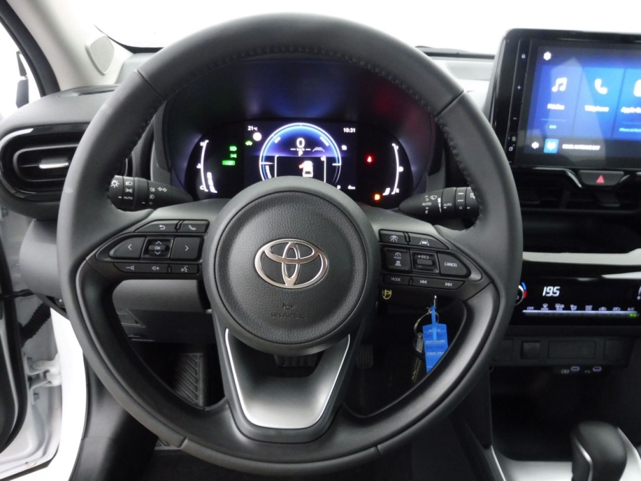 Mandataire TOYOTA YARIS CROSS 116H DYNAMIC MC24