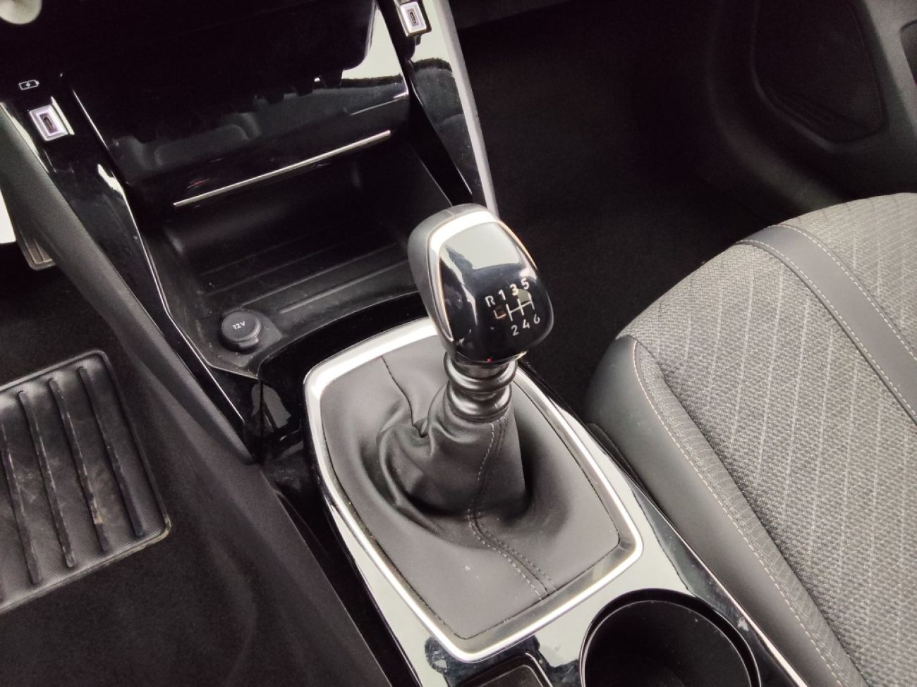 Mandataire PEUGEOT 208 1.2 100CH S&S ALLURE