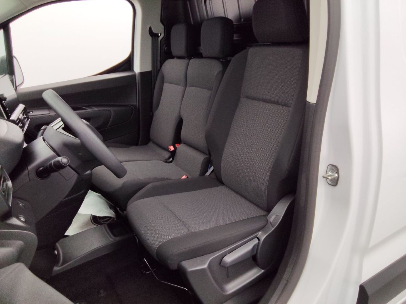 Mandataire PEUGEOT Partner M 650KG BLUEHDI 100CH S&S