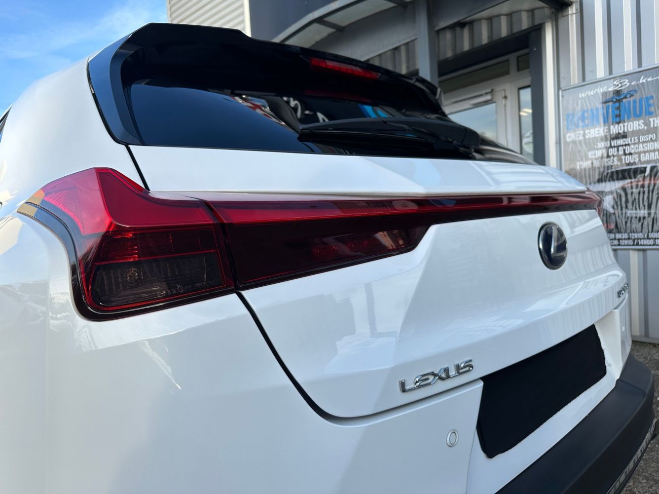 Mandataire LEXUS UX 250h 2WD F SPORT